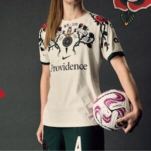 Nike Portland Thorns Dri-Fit Adv
Jersey women’s size Medium new with tags.   #20